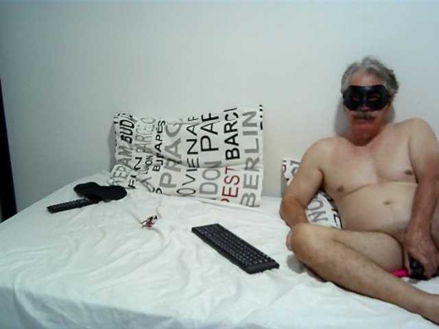 Live sex webcam photo for MatureWild #271269789