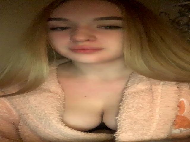 Live sex webcam photo for Elegantlady19 #271283456