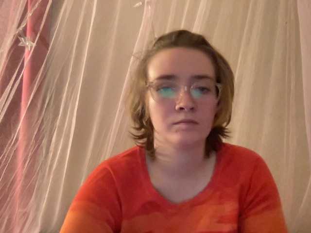 Live sex webcam photo for CandyBurger21 #271289562