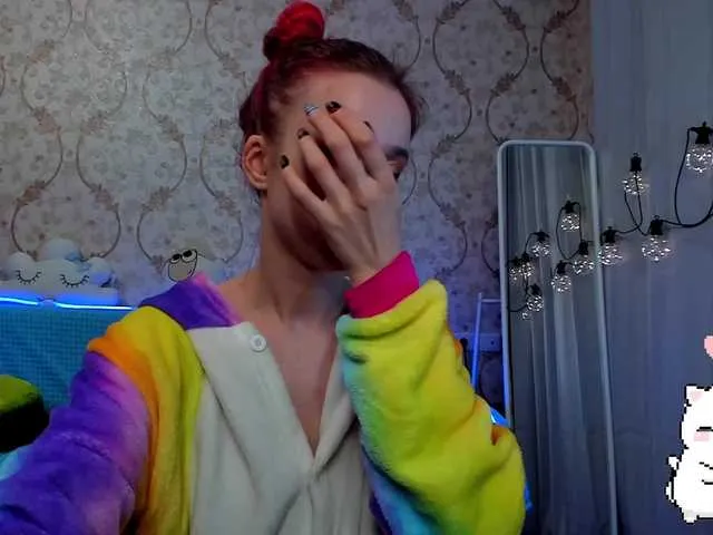 Live sex webcam photo for KiraLiLime #287990196