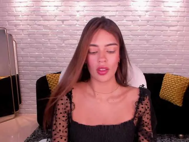 Live sex webcam photo for MayaRivera #271290033