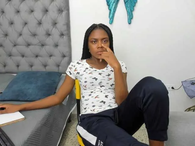 Live sex webcam photo for melyanoah #271286434