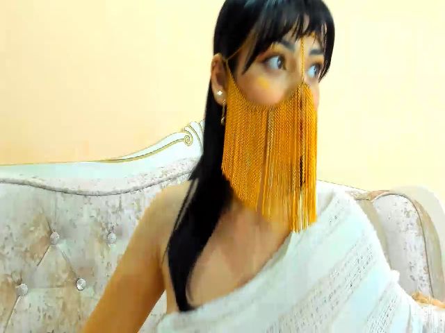 Live sex webcam photo for AmelieBrunel #271292309