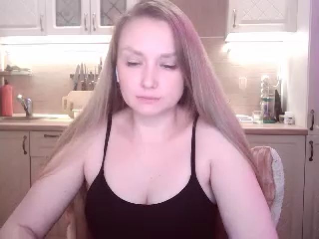 Live sex webcam photo for JaneGrey111 #271294089