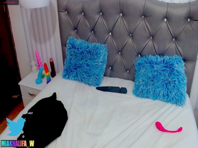 Live sex webcam photo for Miakhalifa_w #271287713