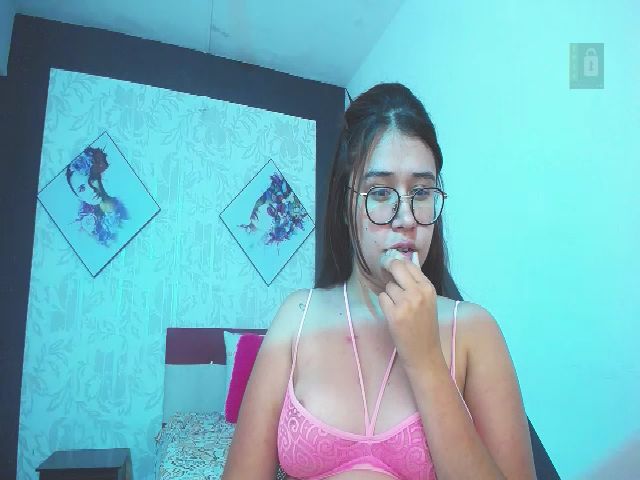 Live sex webcam photo for Marylin_hot10 #271300158