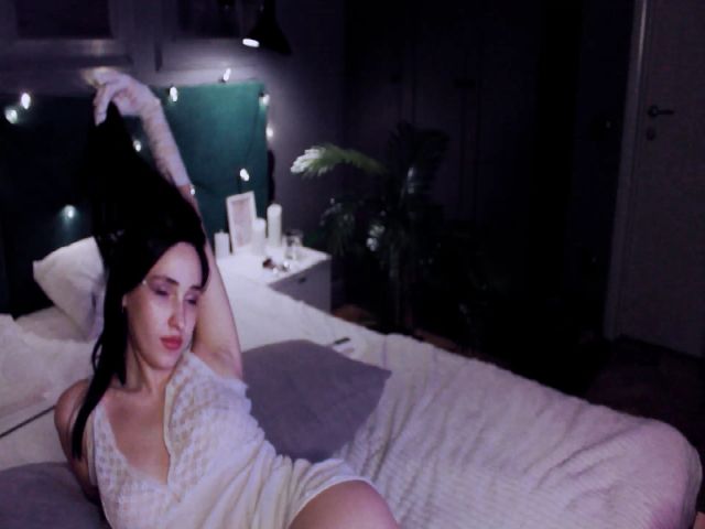 Live sex webcam photo for VictoriaLein #271287601