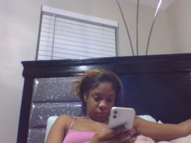 Live sex webcam photo for BeautifulKash #271288069