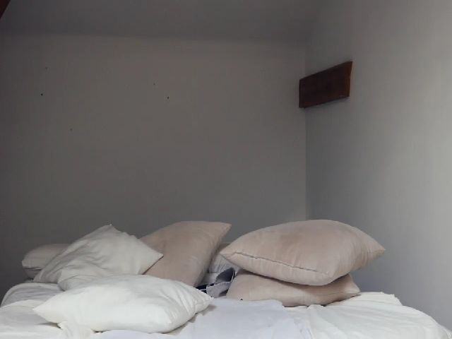 Live sex webcam photo for Miiiawallace #271291654