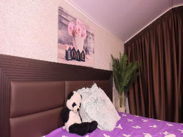 Live sex webcam photo for ErikaGold #271288628