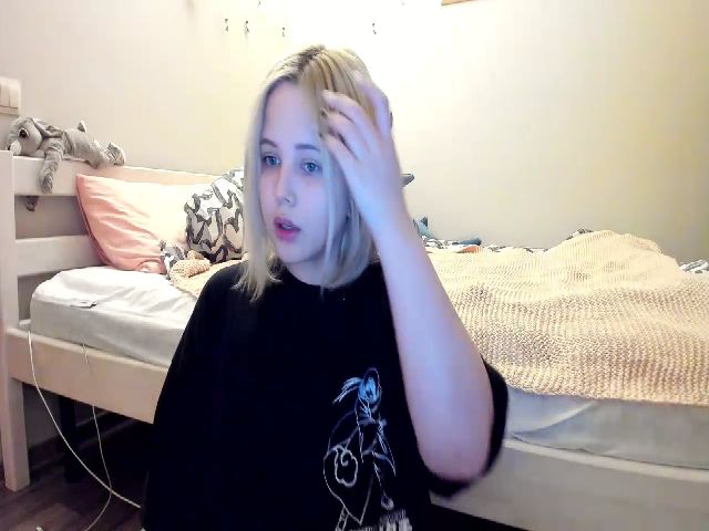 Live sex webcam photo for Helokit #271294304