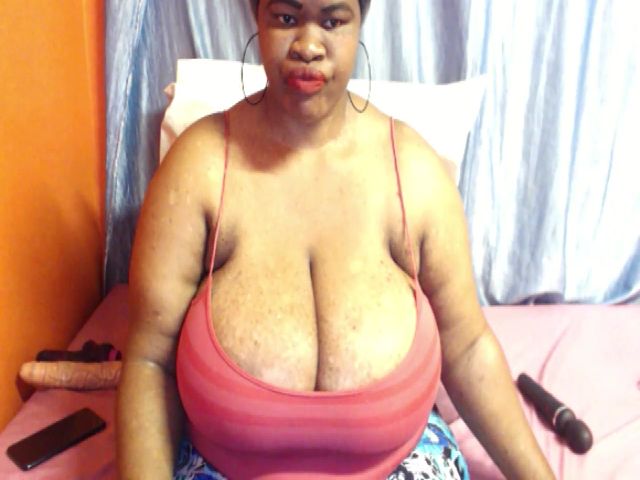 Live sex webcam photo for Sweetnozie #271291156