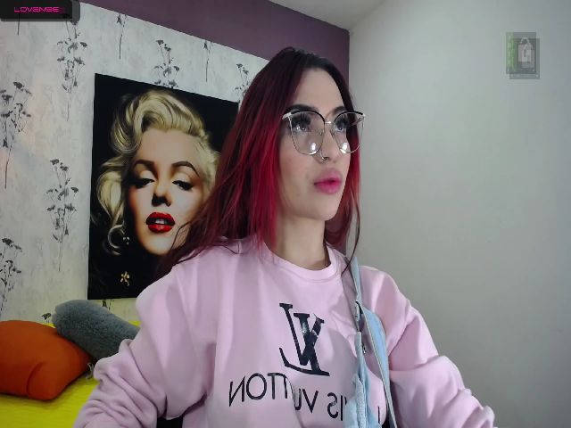 Live sex webcam photo for Alenaa_1 #271293910