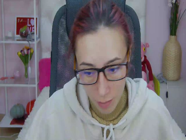 Live sex webcam photo for amyjune01 #271298399