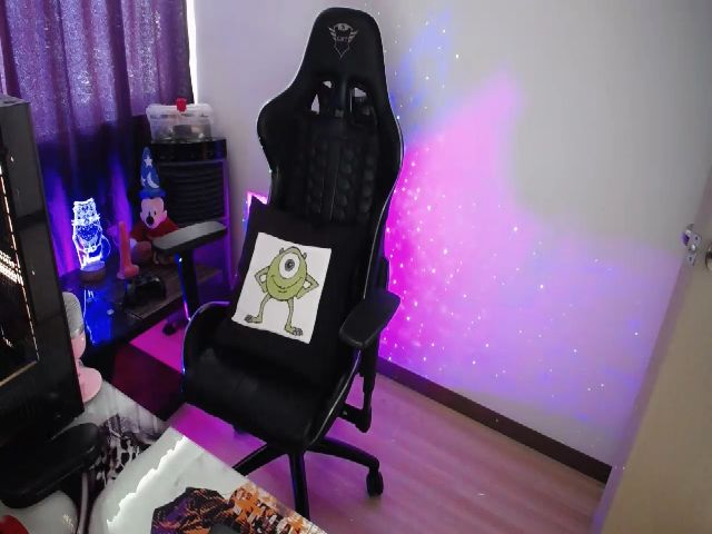 Live sex webcam photo for BiancaMiller #271295013