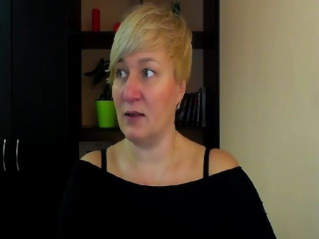 Live sex webcam photo for KailyMey #271294253