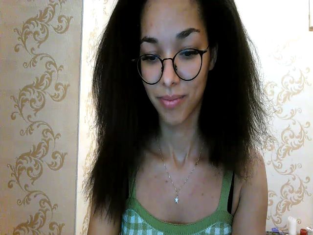 Live sex webcam photo for Carmel_Dee #271298432