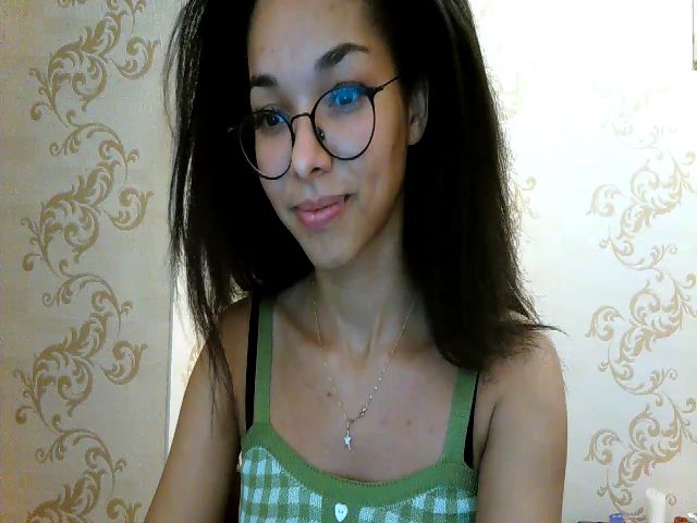 Live sex webcam photo for Carmel_Dee #271298925