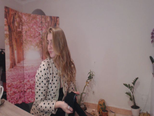 Live sex webcam photo for LiliaCrania #271286922