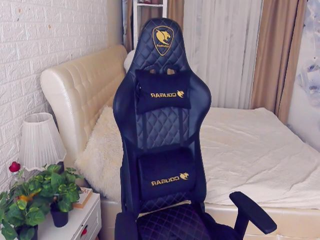 Live sex webcam photo for ChanelColins #271294320