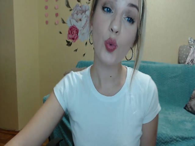 Live sex webcam photo for Amy_CuteBambi #271295713