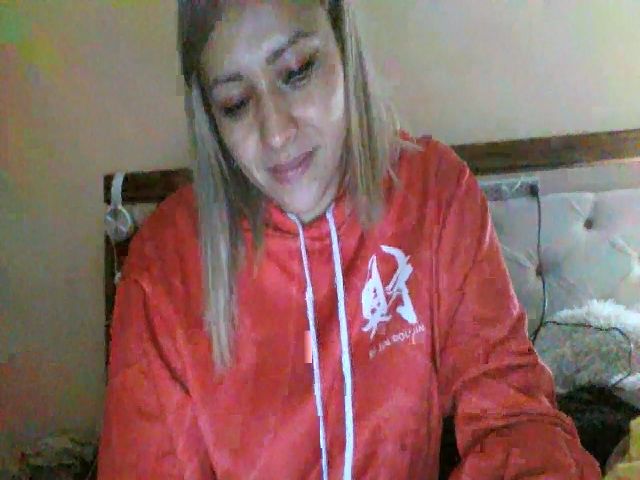 Live sex webcam photo for Emily_sweet2 #271286665