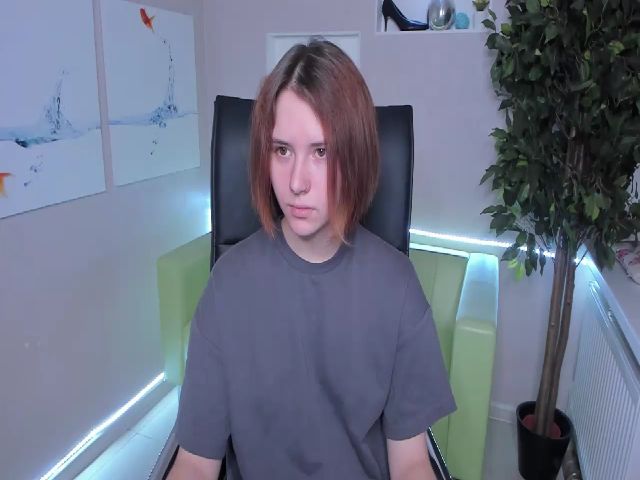 Live sex webcam photo for PennyLoveme #271290244