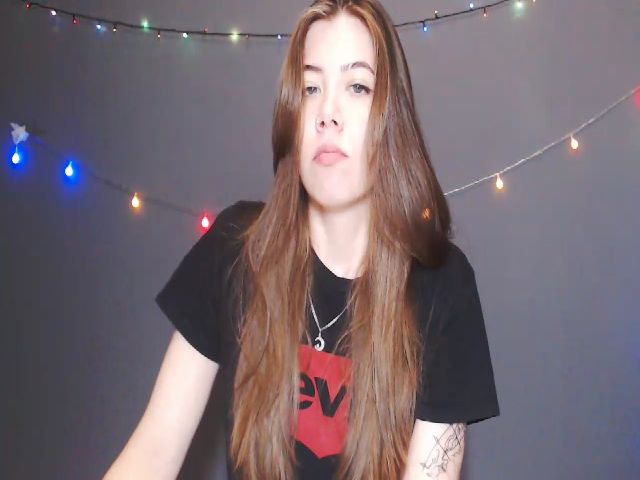 Live sex webcam photo for Oopsbritney #271298748