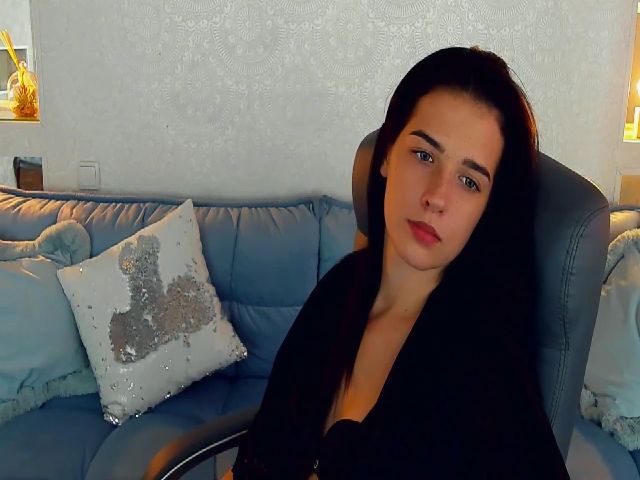 Live sex webcam photo for VeronikaLovee #271292034