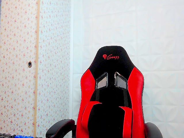 Live sex webcam photo for ScreamSlutty #271292176