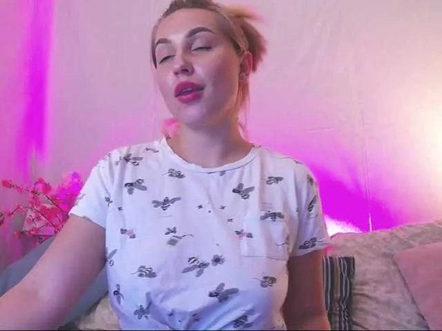 Live sex webcam photo for Jemalia #271293187