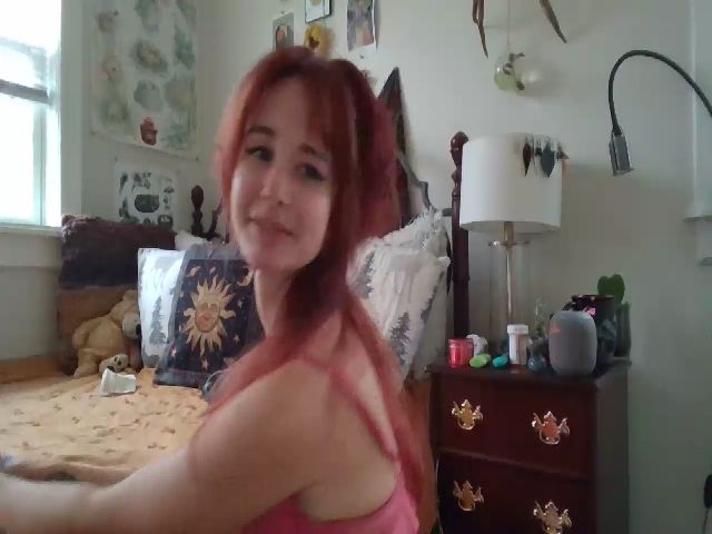 Live sex webcam photo for Lady_Garnet22 #271294711