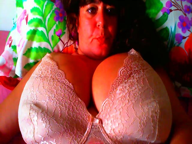 Live sex webcam photo for Yolandita1 #271292048