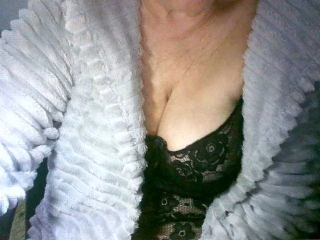 Live sex webcam photo for RomachkaT #271293583