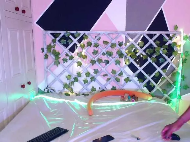 Live sex webcam photo for sofia-colins #271297623