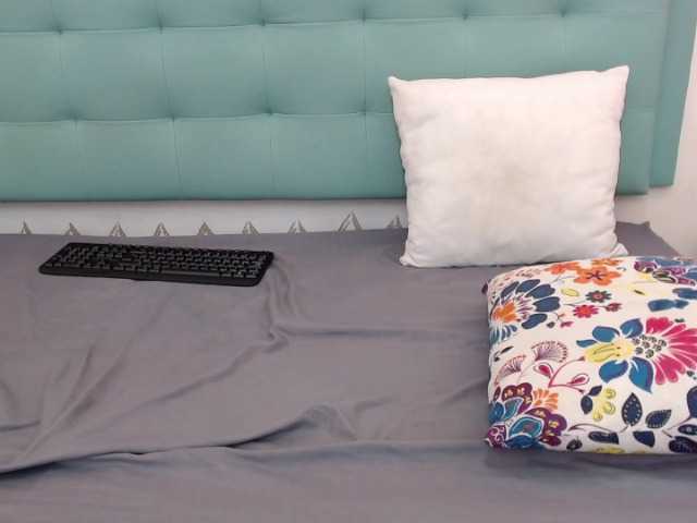 Live sex webcam photo for Taylor-Allana #271292592