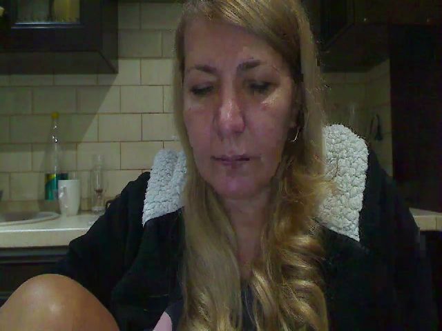 Live sex webcam photo for HeyHeyGrey #271288207