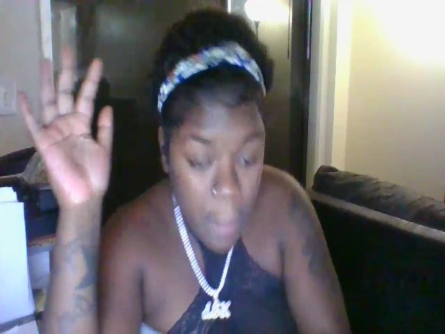 Live sex webcam photo for Bigbootibambi #271290930