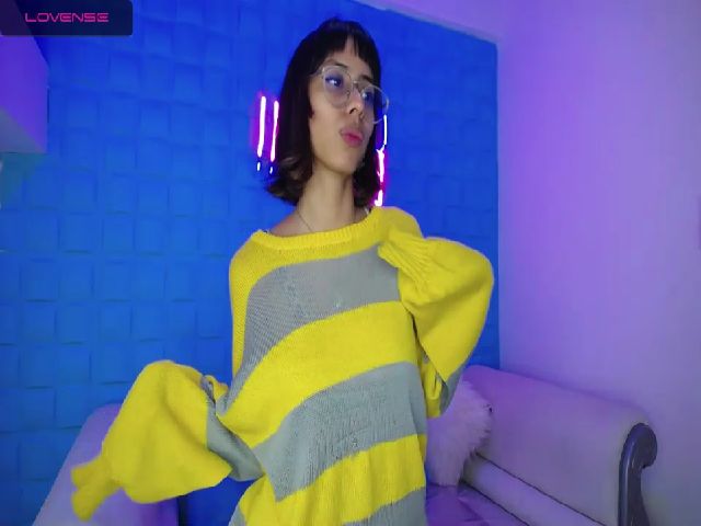 Live sex webcam photo for LITTLE_LOVE98 #271292273