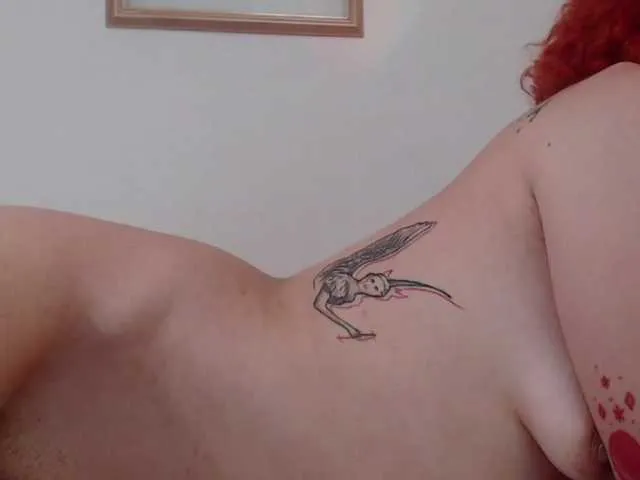 Live sex webcam photo for Nicolfox23 #271298223