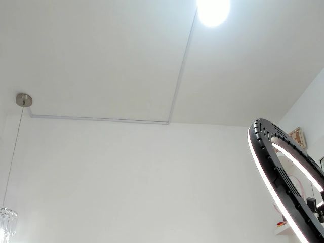 Live sex webcam photo for Evelincooper #271300121