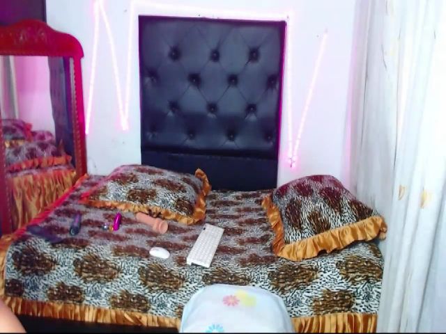 Live sex webcam photo for Sasha_Firee #271294680