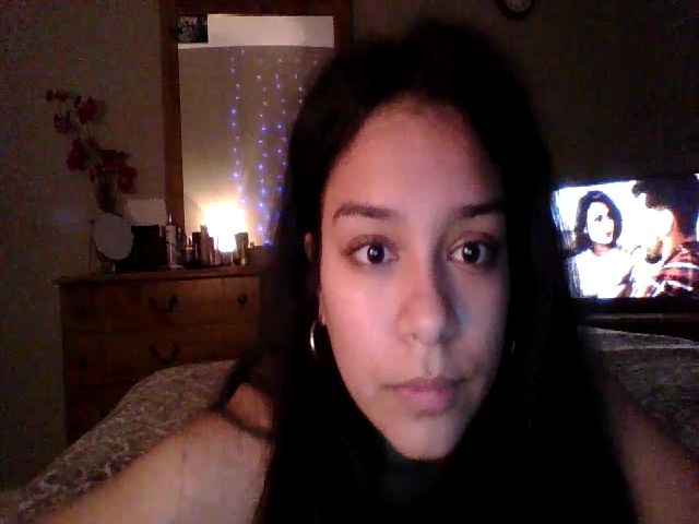 Live sex webcam photo for Adrianaxo1 #271287589