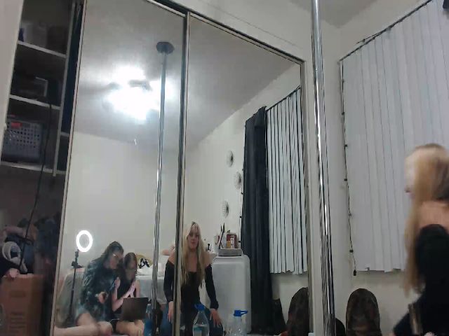 Live sex webcam photo for Viper710 #271291347