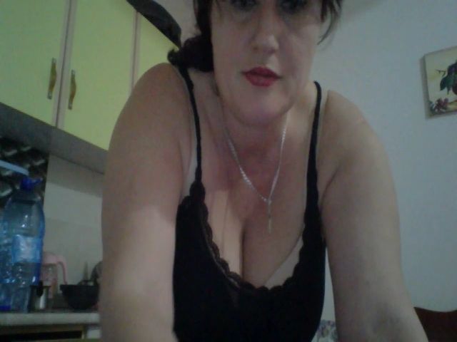 Live sex webcam photo for sloppymilf #271291379