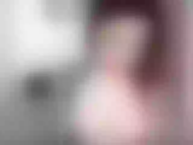 Live sex webcam photo for LorraSquirter #271292879
