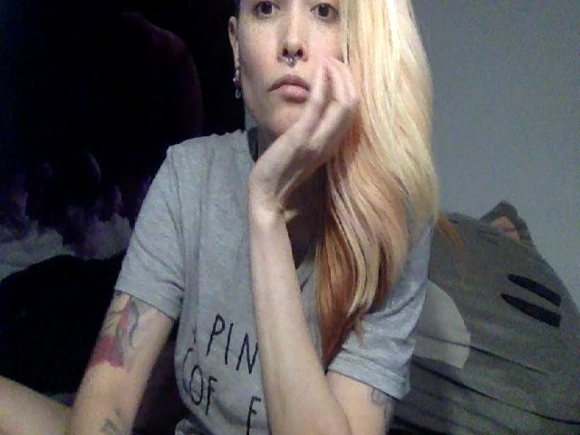 Live sex webcam photo for FRANKK_CASTLE #271299304