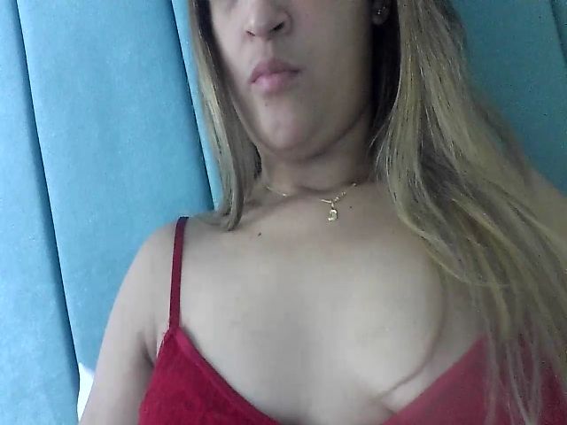 Live sex webcam photo for Anthonella6 #271296341
