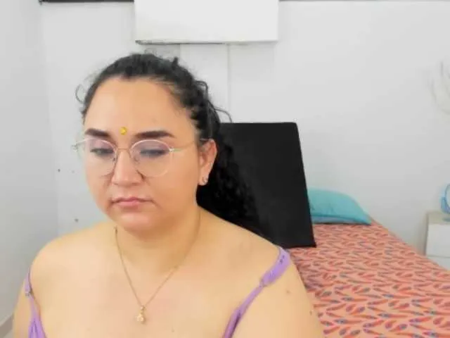 Live sex webcam photo for YanelaFlower #271298025