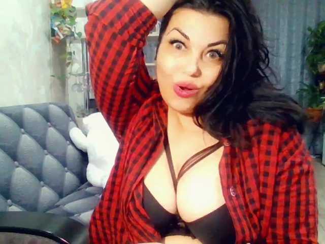 Live sex webcam photo for RealWorker #271296655